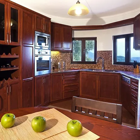 Infinity Kato Pavliana